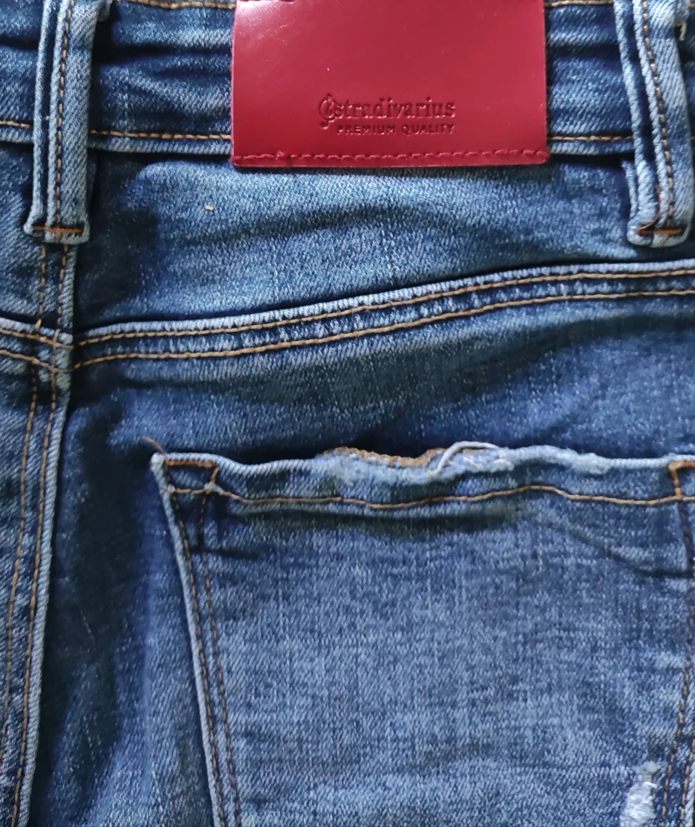 Jeans bleu stradivarius femme Taille 32 — photo 4